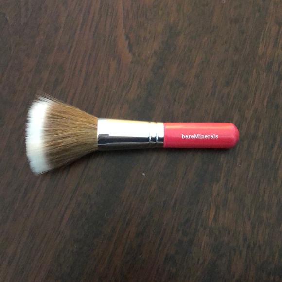 Bare Minerals Feather Light Foundation Brush - Picture 1 of 2